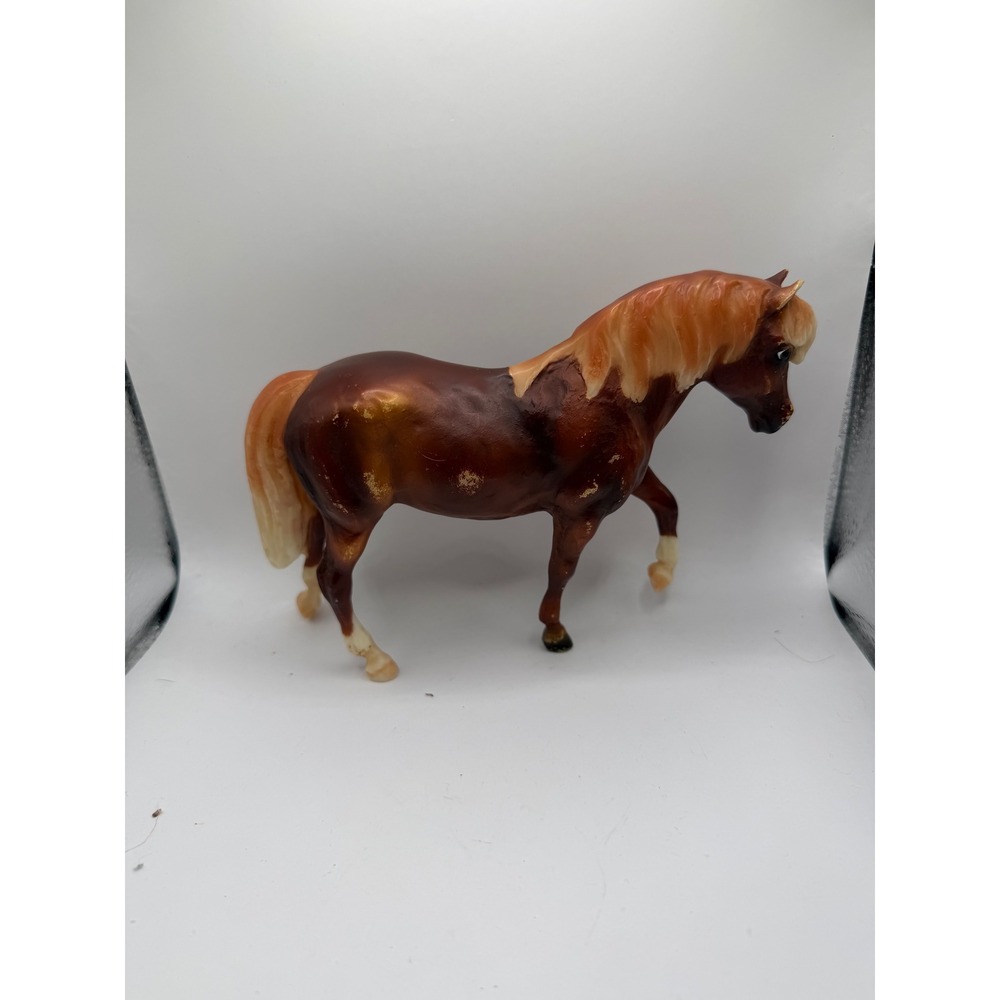 Vintage Breyer Horse Figurine Chestnut Sorrel Flaxen Mane Traditional Scale